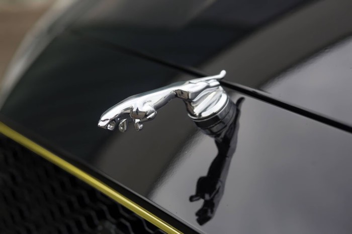 Jaguar XE S dam “chat” the thao voi ban do Arden AJ 24-Hinh-5